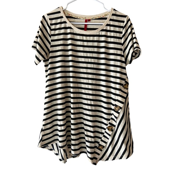 Love Scarlett Oatmeal & Black Striped Asymmetrical T-shirt - Picture 1 of 8